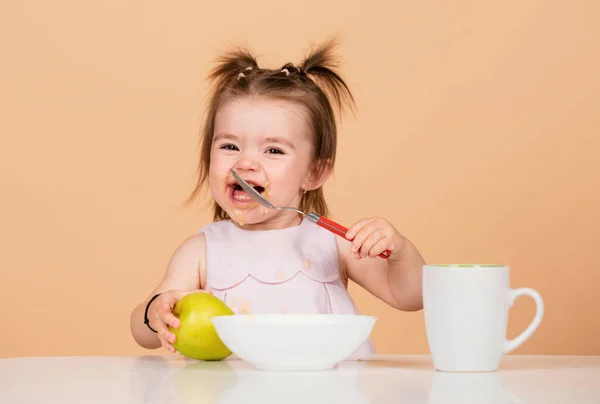 Guide pratique d’alimentation pour les tout-petits, de 0 à 3 ans