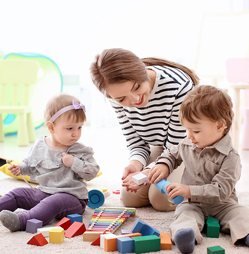  Une nounou pour plusieurs enfants 